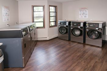 Laundry lounge with wi-fi